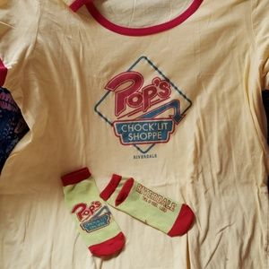 torrid Tops - 🆓 gift!! Torrid Riverdale Pop's t-shirt size 4 torrid Tops - 🆓 gift!! Torrid Riverdale Pop's t-shirt size 4